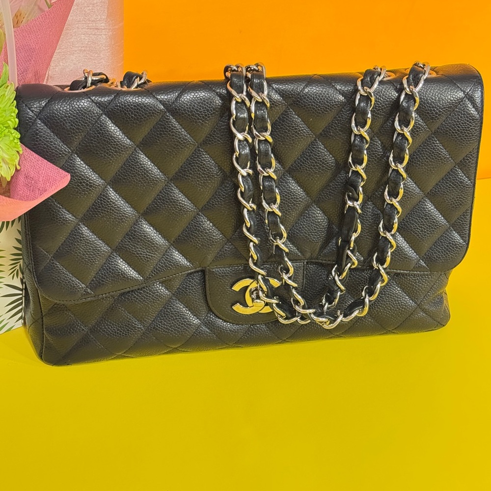 CHANEL Black Quilted Shoulder Bag with Chain Strap - Picture 5 of 15